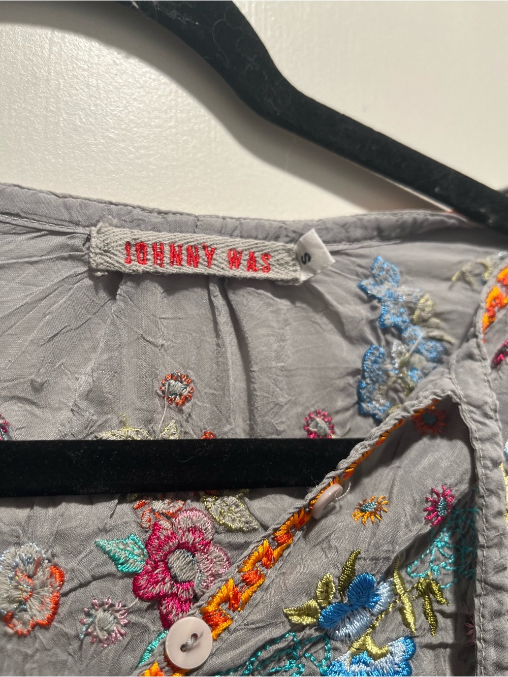 Johnny Was Gray Embroidered V-Neck Tunic with Multicolor Floral Accents - Picture 3 of 5